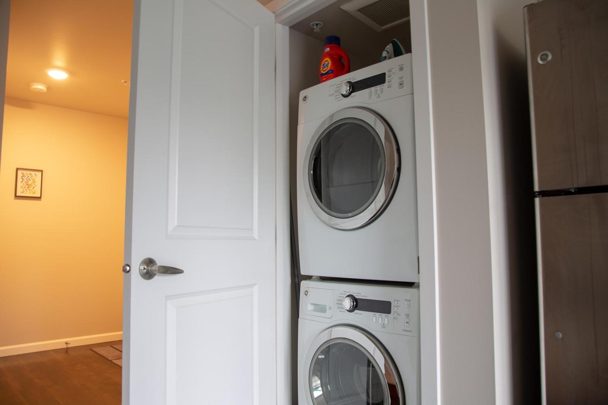 Capitol Hill Modern Studio With Free Parking! Сиэтл Экстерьер фото